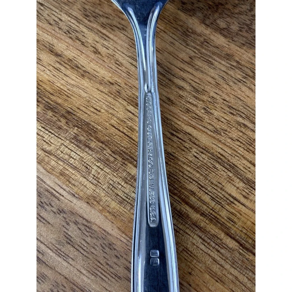 MODERN LIVING International Rogers Cutlery Stainless 6 Dinner Forks USA 6 3/4